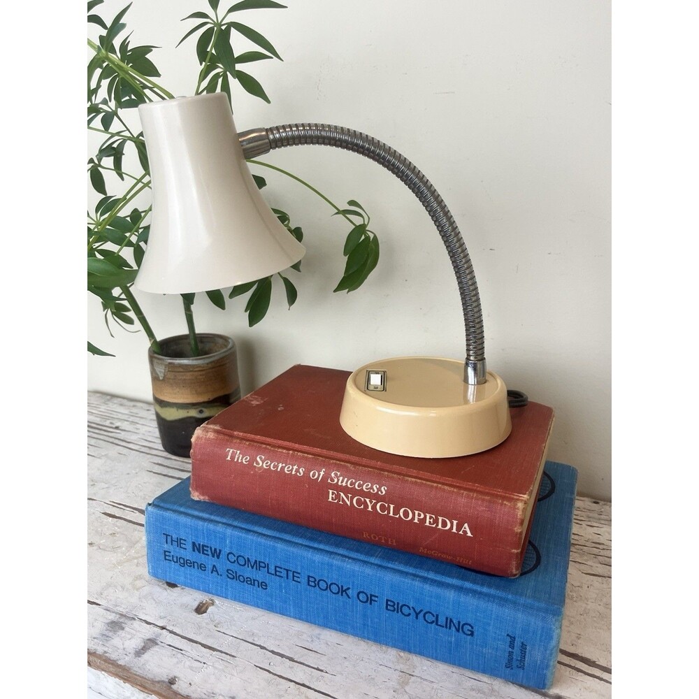 Vintage Underwriters Laboratories Tan Portable Lamp BC1001 Desktop Industrial - Picture 2 of 9